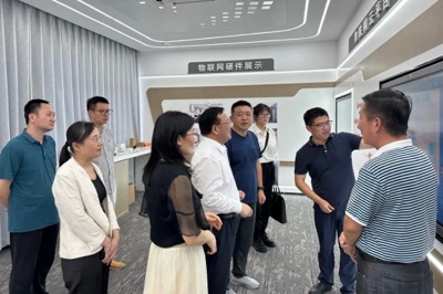 适老化改造成果考察 | 苏州市民政局陈正峰局长一行领导莅临云顶国际yd2333科子公司中科智能考察指导